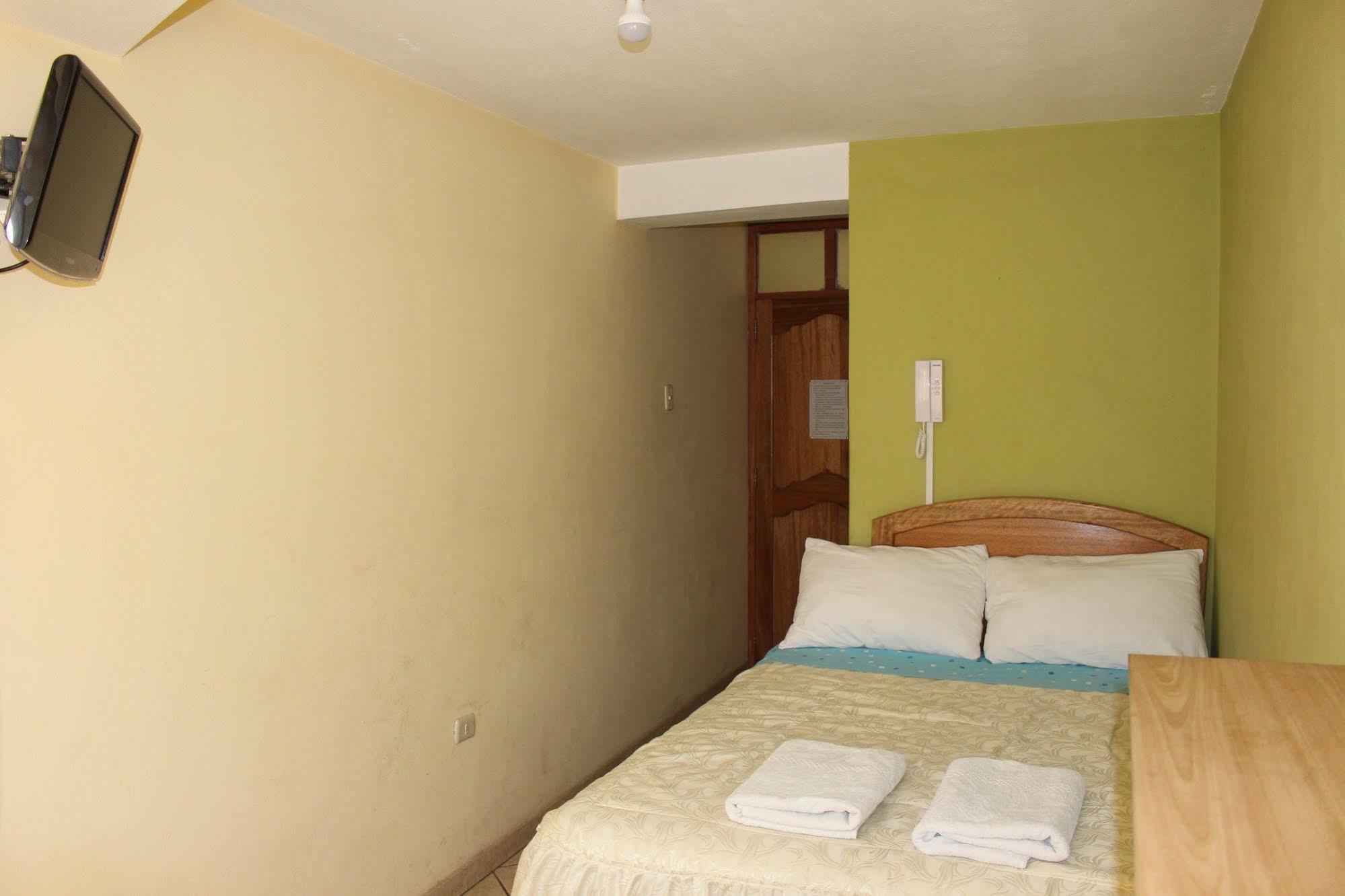 Posada De Percybal Lago Inn Puno Exterior foto